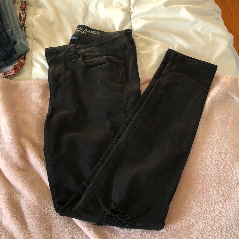 distressed black skinny jeans